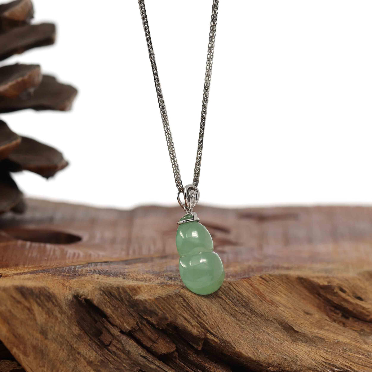 Natural Lavender Jadeite Jade Magic Bottle Gourd Hulu Necklace With –  RealJade® Co.