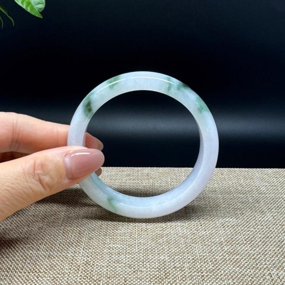 Genuine Burmese White Green Jade Jadeite Bangle Bracelet ( 56.5mm )