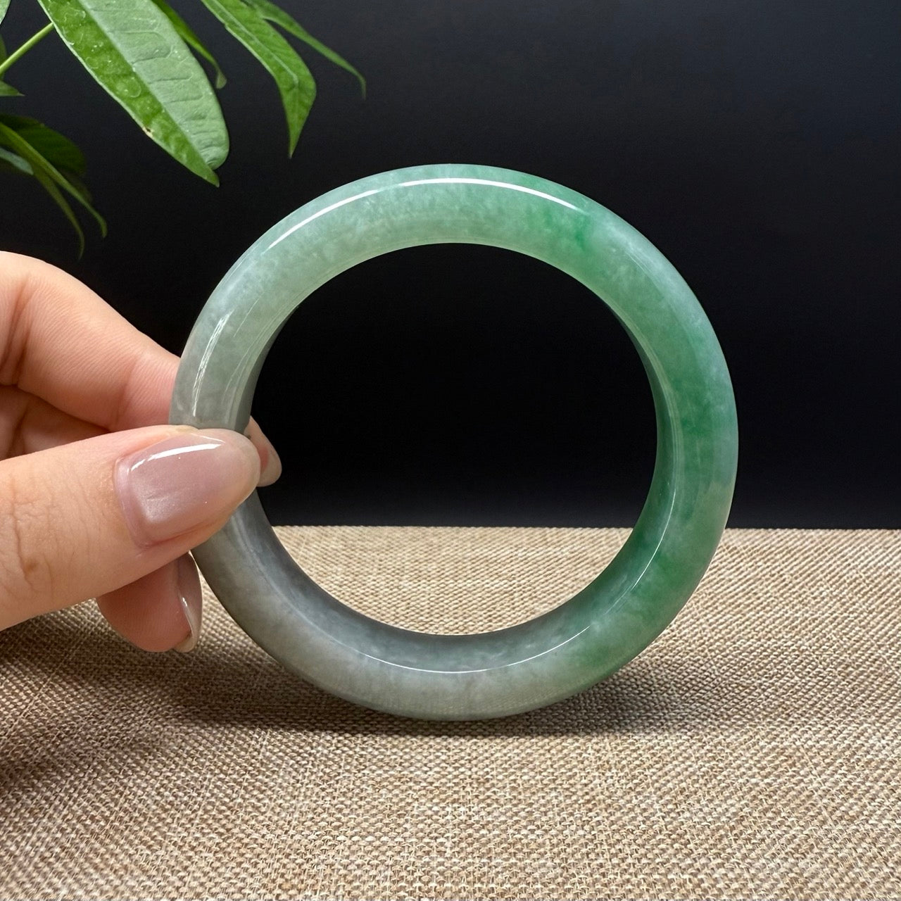 Genuine Burmese Green Jade Jadeite Bangle Bracelet ( 59.4mm )