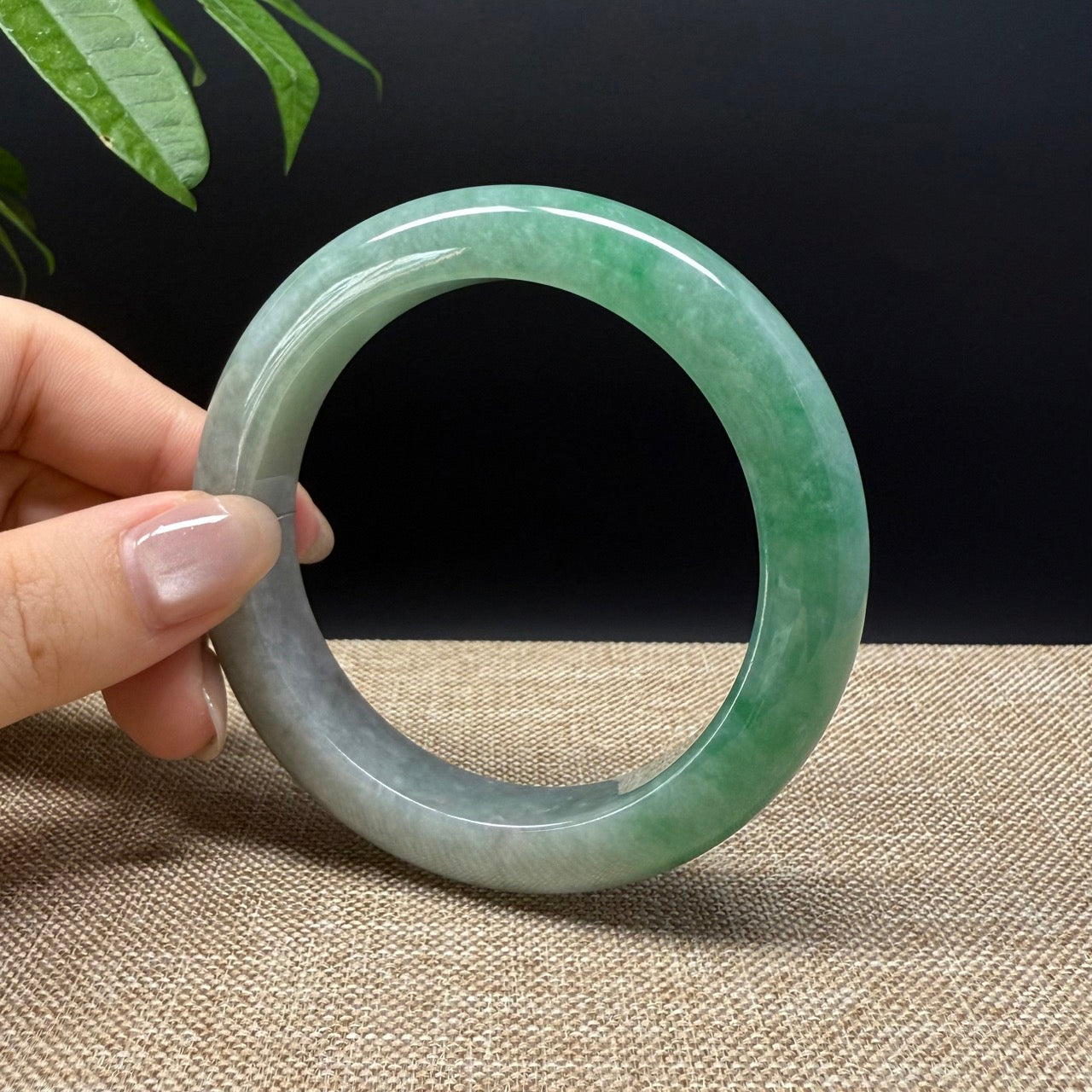 Genuine Burmese Green Jade Jadeite Bangle Bracelet ( 59.4mm )