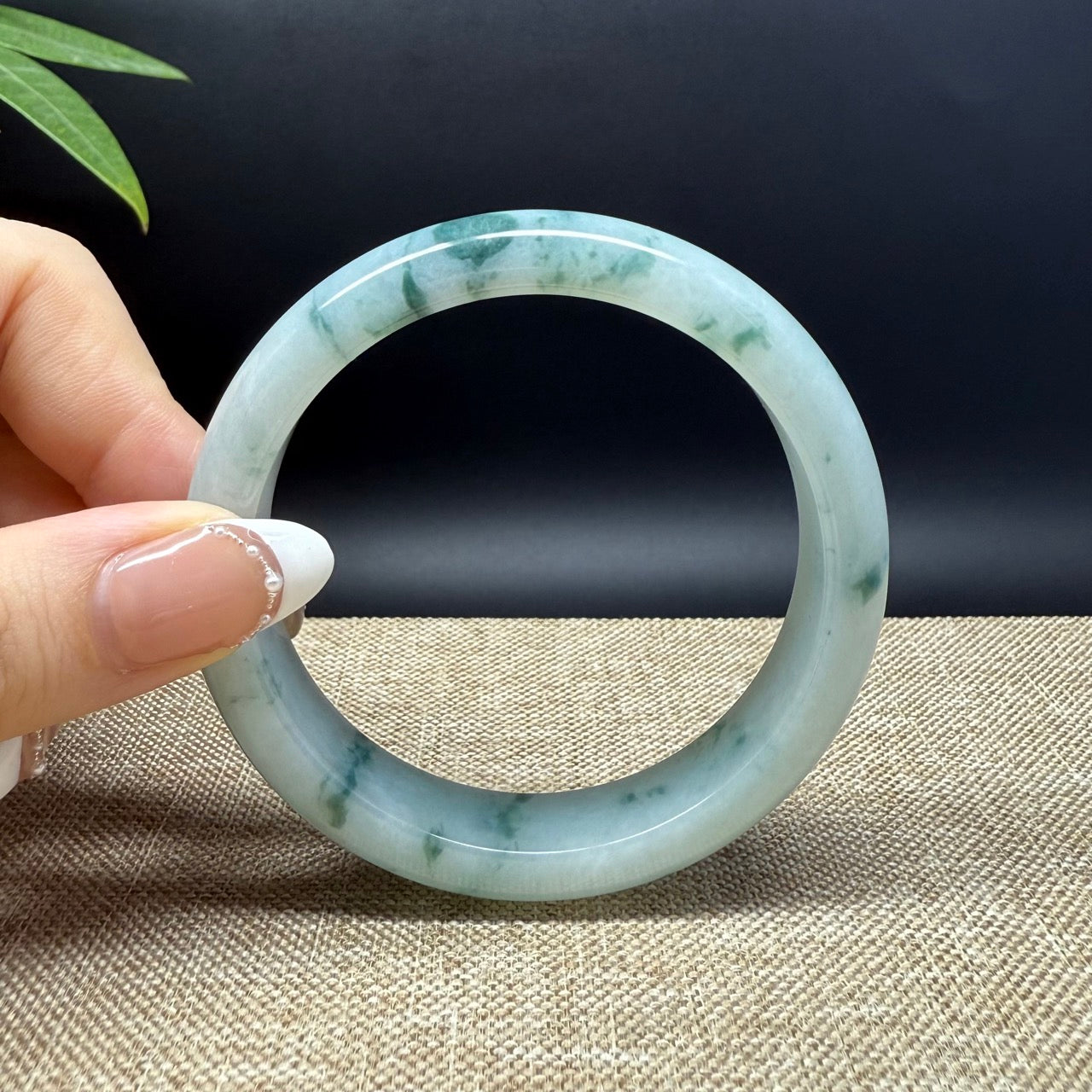 Genuine Burmese Green Jade Jadeite Bangle Bracelet ( 57.9mm )