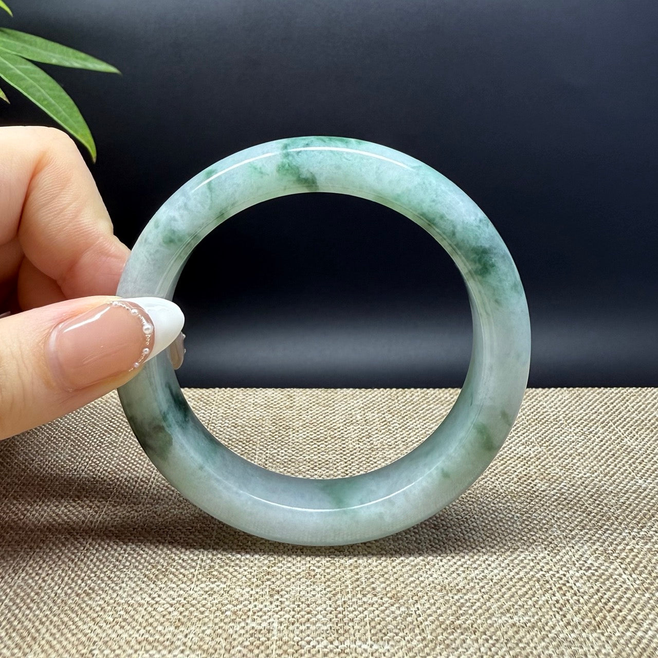Genuine Burmese Green Jade Jadeite Bangle Bracelet ( 57.9mm )