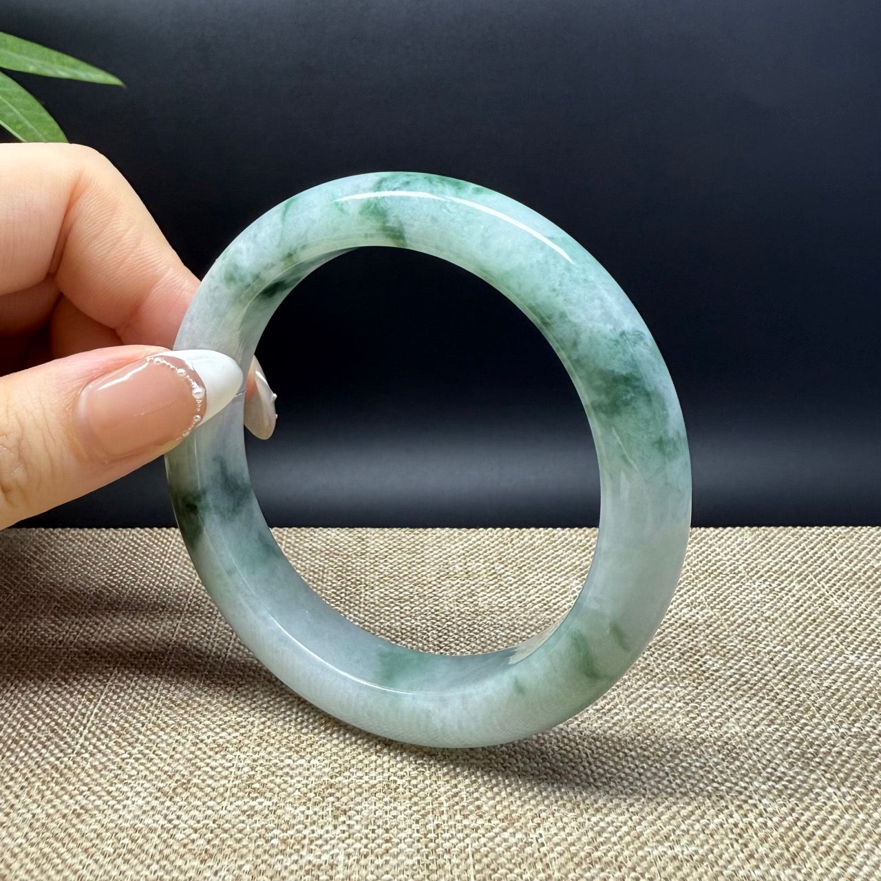Genuine Burmese Green Jade Jadeite Bangle Bracelet ( 57.9mm )