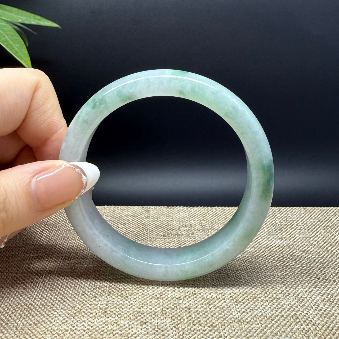 Genuine Burmese Green Jade Jadeite Bangle Bracelet ( 57.9mm )