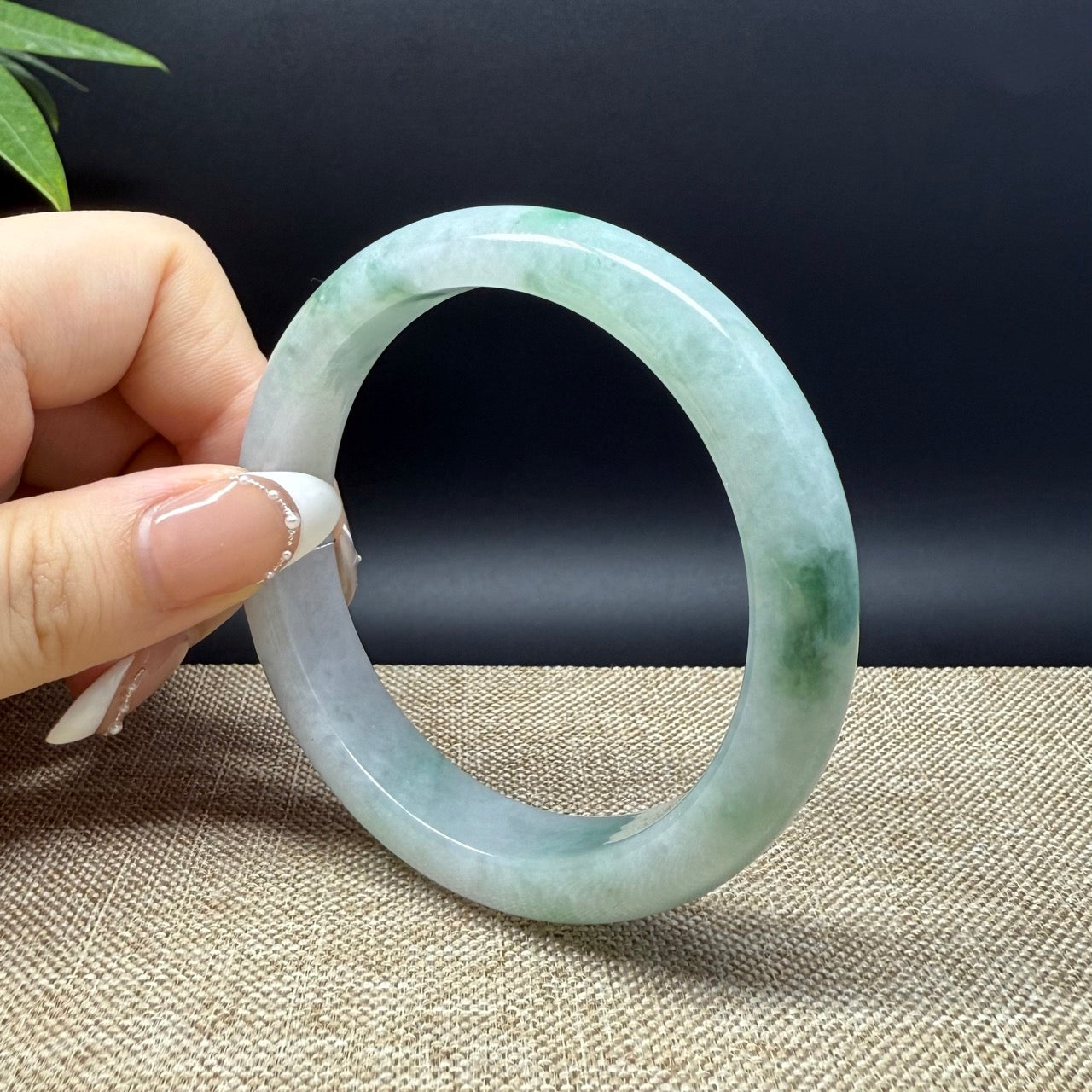 Genuine Burmese Green Jade Jadeite Bangle Bracelet ( 57.9mm )