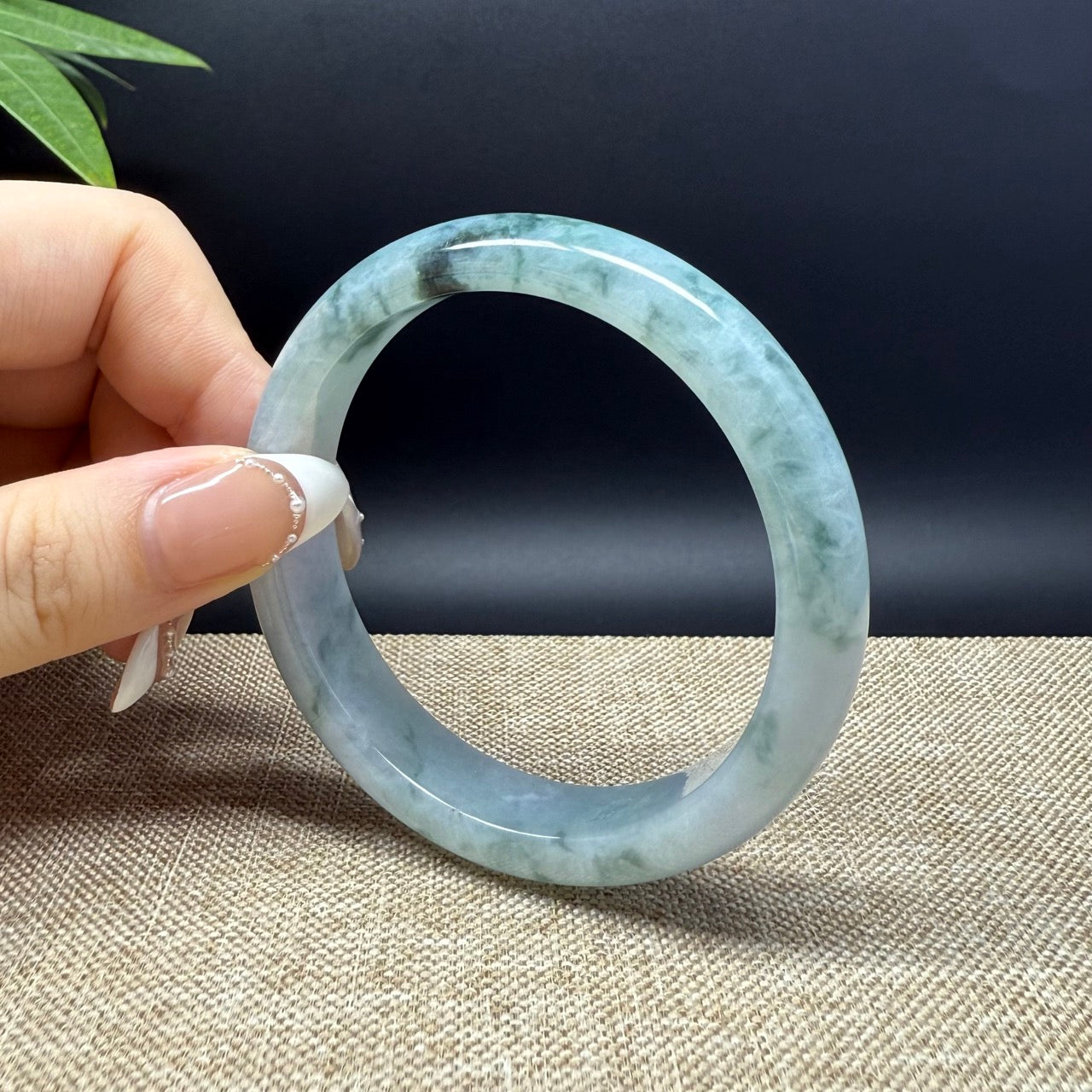 Genuine Burmese Green Jade Jadeite Bangle Bracelet ( 57.6mm )