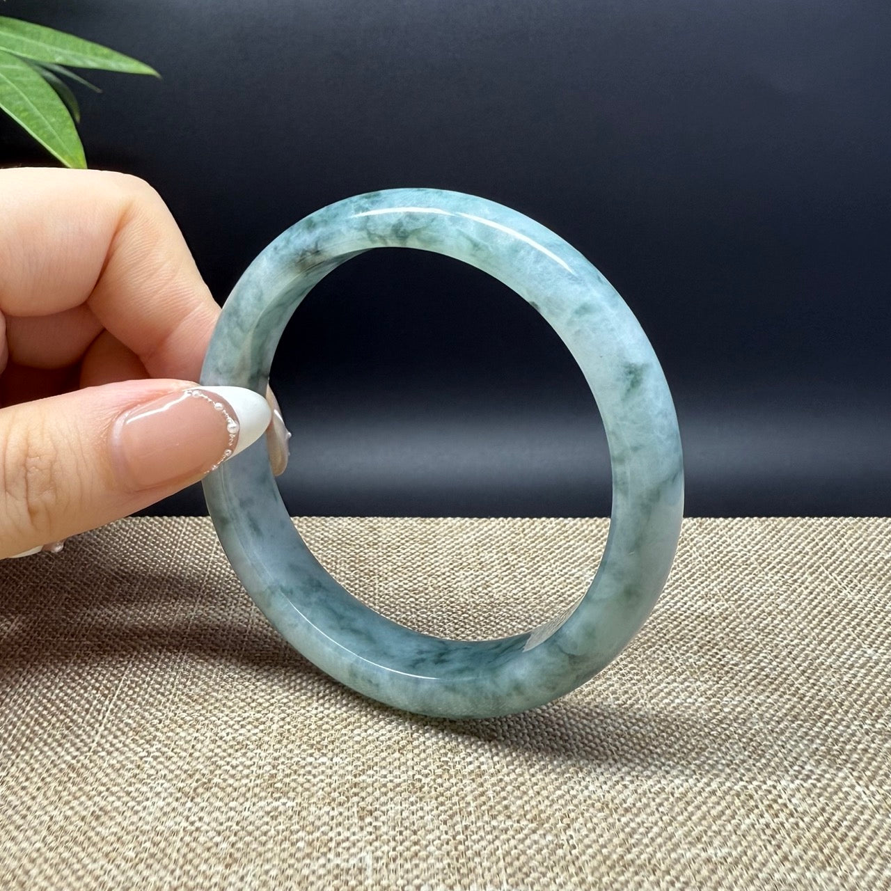 Genuine Burmese Green Jade Jadeite Bangle Bracelet ( 57.6mm )