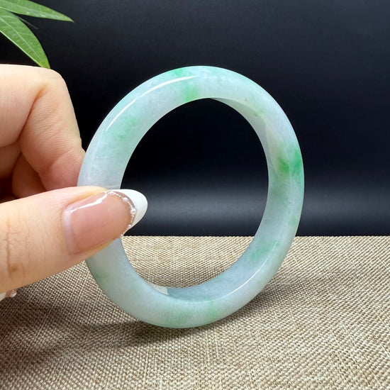 Load image into Gallery viewer, Genuine Burmese Green Jade Jadeite Bangle Bracelet ( 58.7mm )
