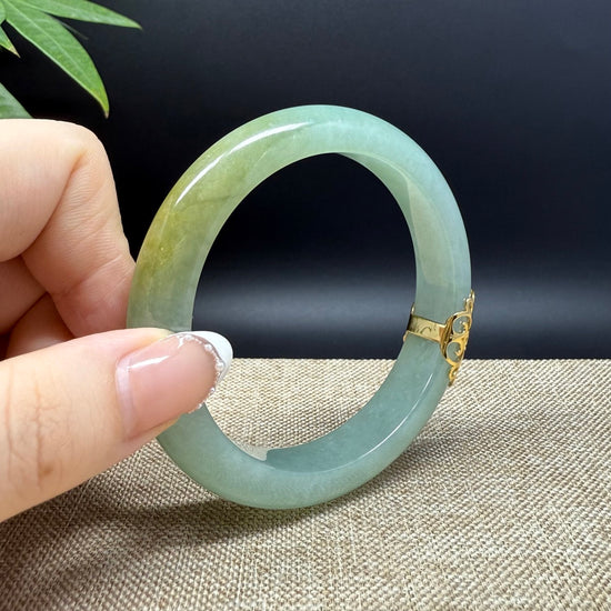 Load image into Gallery viewer, Genuine Burmese Green Jade Jadeite Bangle Bracelet ( 58mm )
