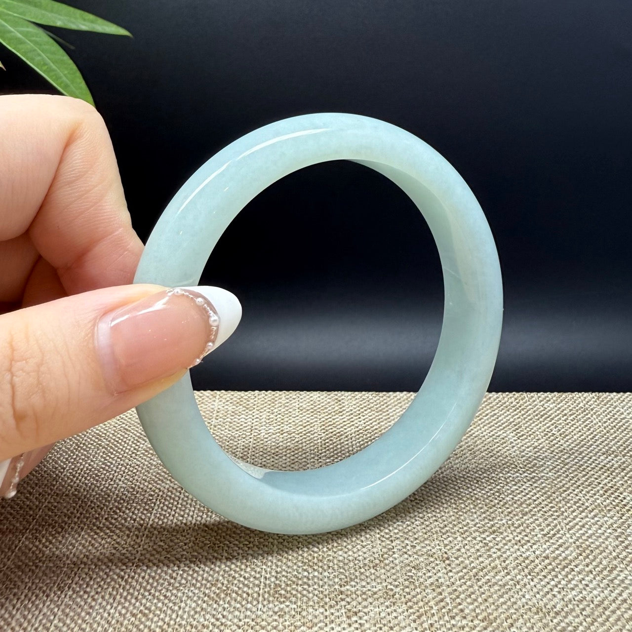 Genuine Burmese Green Jade Jadeite Bangle Bracelet ( 58.2mm )