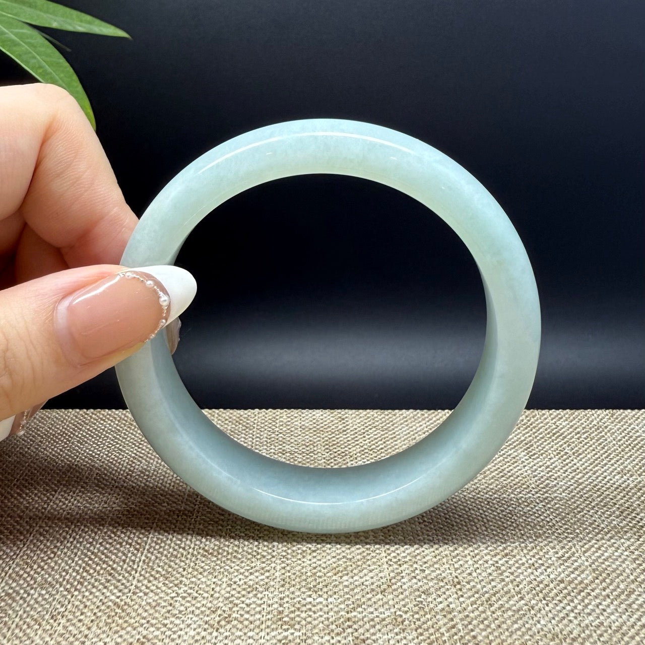 Genuine Burmese Green Jade Jadeite Bangle Bracelet ( 58.2mm )