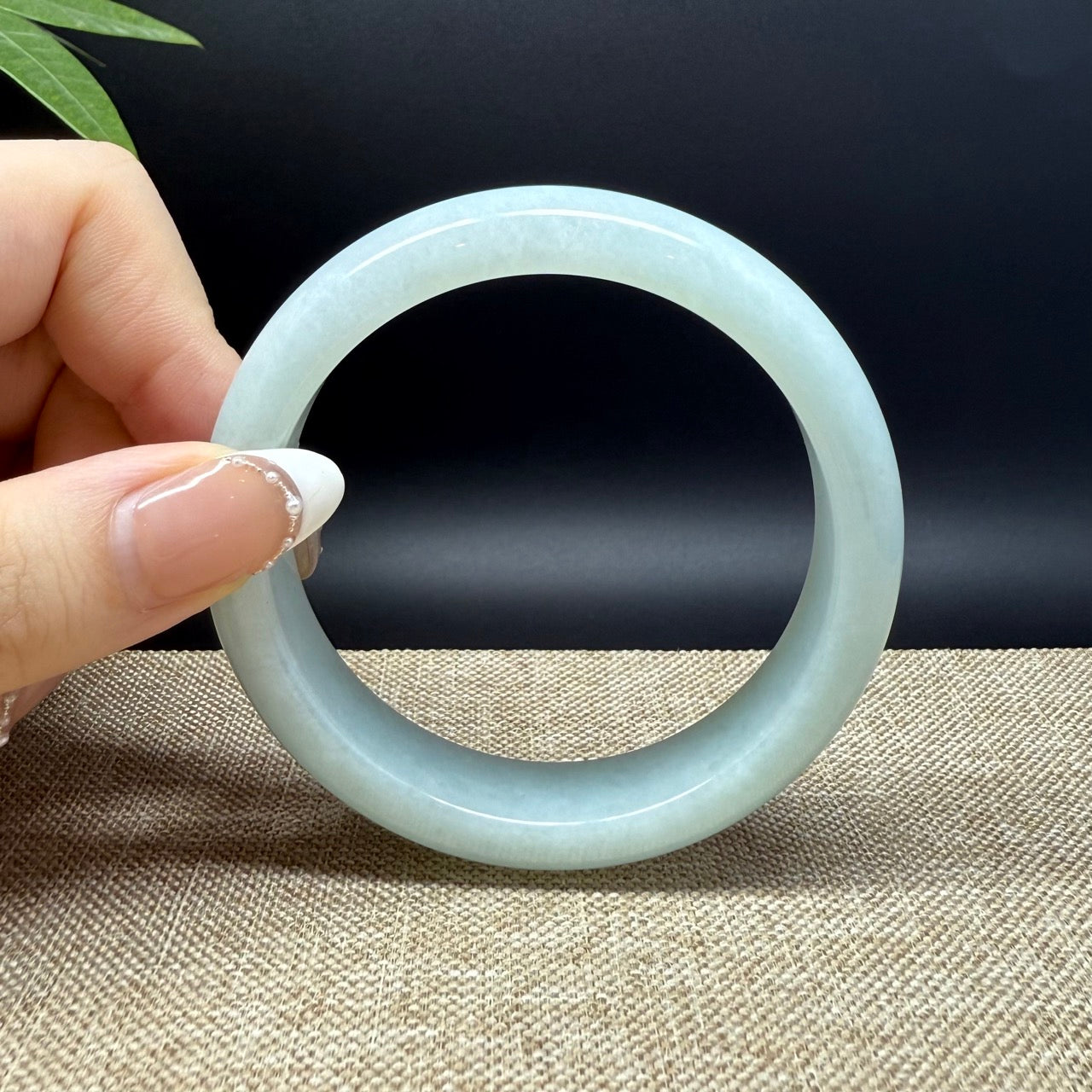 Genuine Burmese Green Jade Jadeite Bangle Bracelet ( 58.2mm )