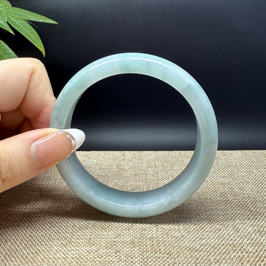 Genuine Burmese Green Jade Jadeite Bangle Bracelet ( 59.5mm )
