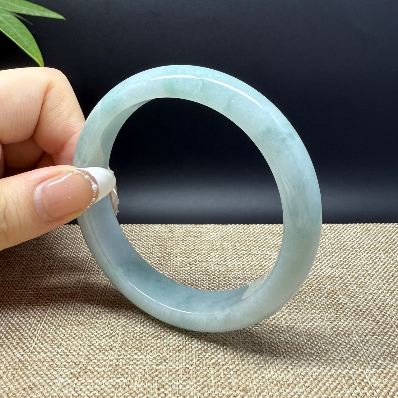 Genuine Burmese Green Jade Jadeite Bangle Bracelet ( 59.5mm )
