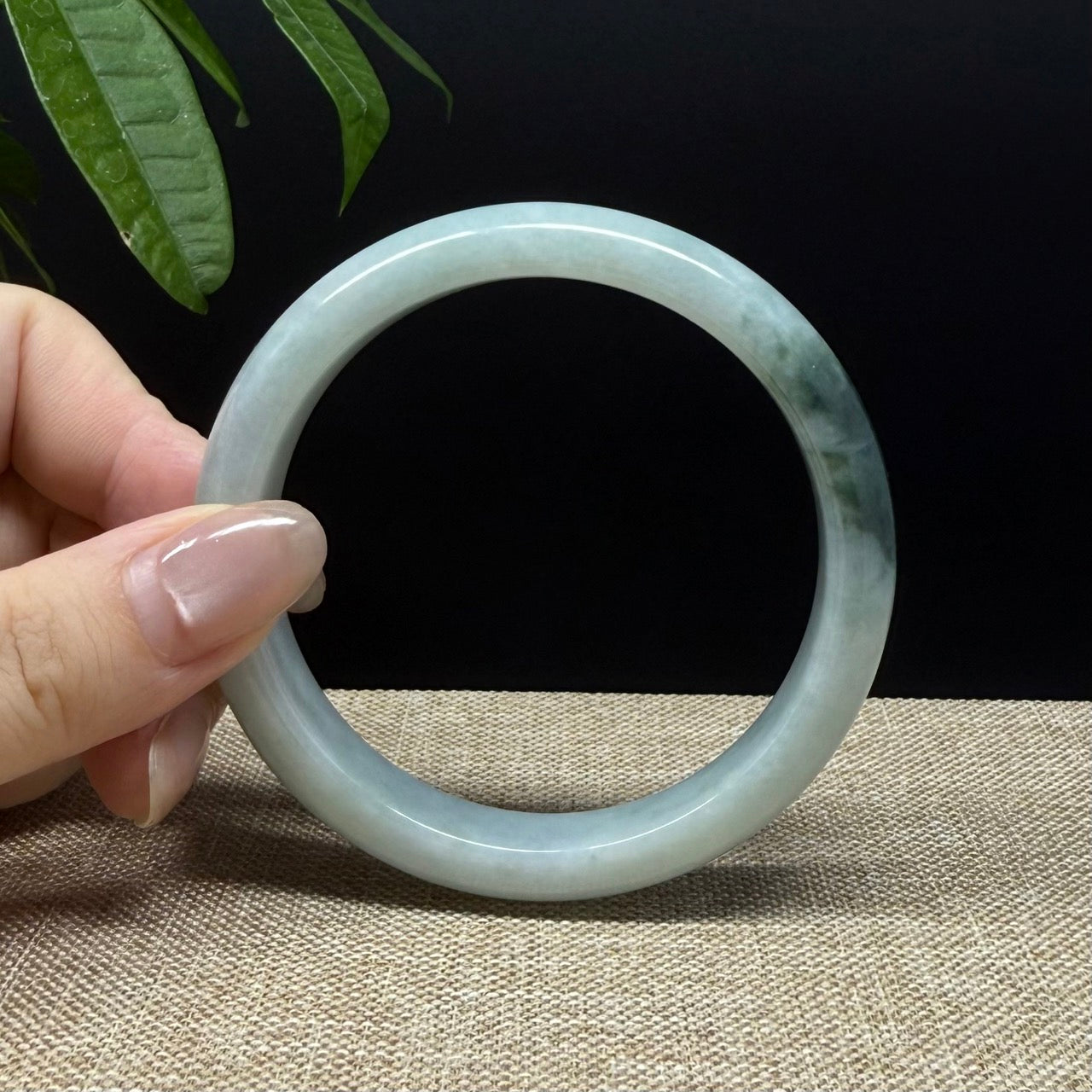 Genuine Burmese Green Jade Jadeite Bangle Bracelet ( 58.4mm )