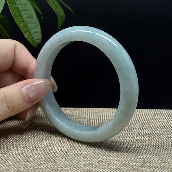 Genuine Burmese Green Jade Jadeite Bangle Bracelet ( 58.7mm )