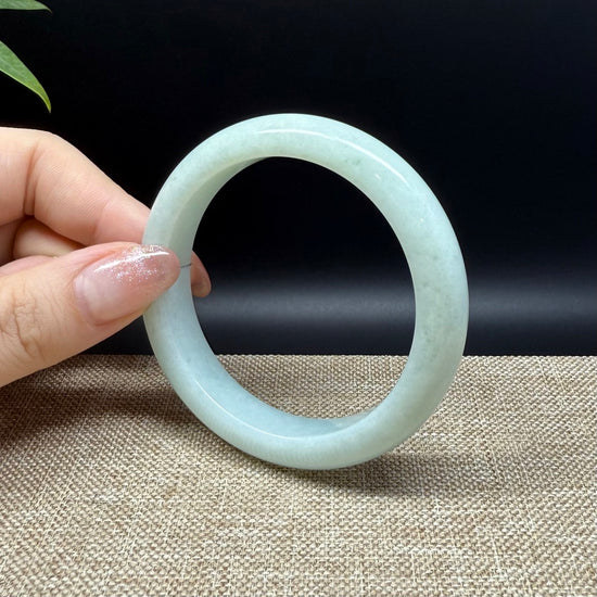 Load image into Gallery viewer, Genuine Burmese Green Jade Jadeite Bangle Bracelet ( 53mm )
