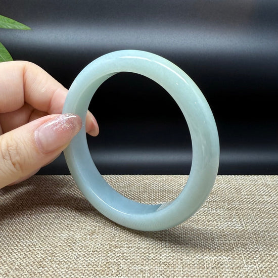Load image into Gallery viewer, Genuine Burmese Yellow Green Jade Jadeite Bangle Bracelet ( 57.5mm )
