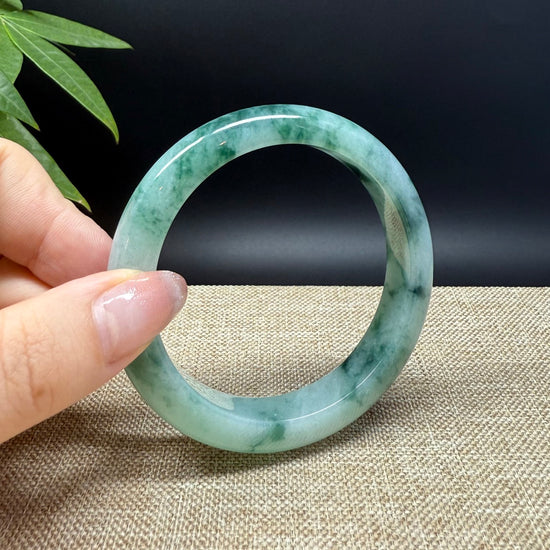 Load image into Gallery viewer, Genuine Burmese Green Jade Jadeite Bangle Bracelet ( 56.9mm )
