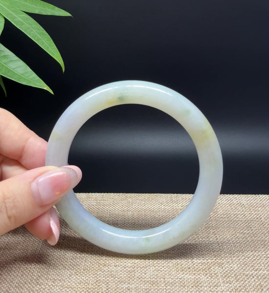 Load and play video in Gallery viewer, Genuine Burmese Yellow Green lavender Jade Jadeite Bangle Bracelet ( 58.3mm )
