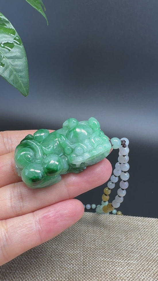 Load and play video in Gallery viewer, RealJade® Co. Pi Xiu Genuine Burmese Jadeite Jade PiXiu Pendant Necklace (FengShui Lucky)
