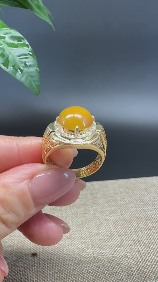 Load and play video in Gallery viewer, RealJade® &amp;quot;Signature Signet&amp;quot; 18K Yellow Gold Honey Yellow Jadeite Jade Classic Men&amp;#39;s Ring
