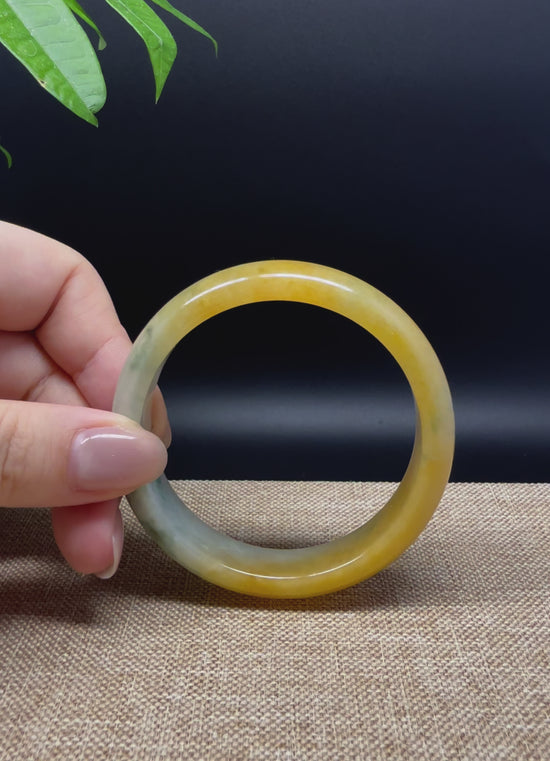 Load and play video in Gallery viewer, Genuine Burmese Yellow Green Jade Jadeite Bangle Bracelet ( 55.8mm )
