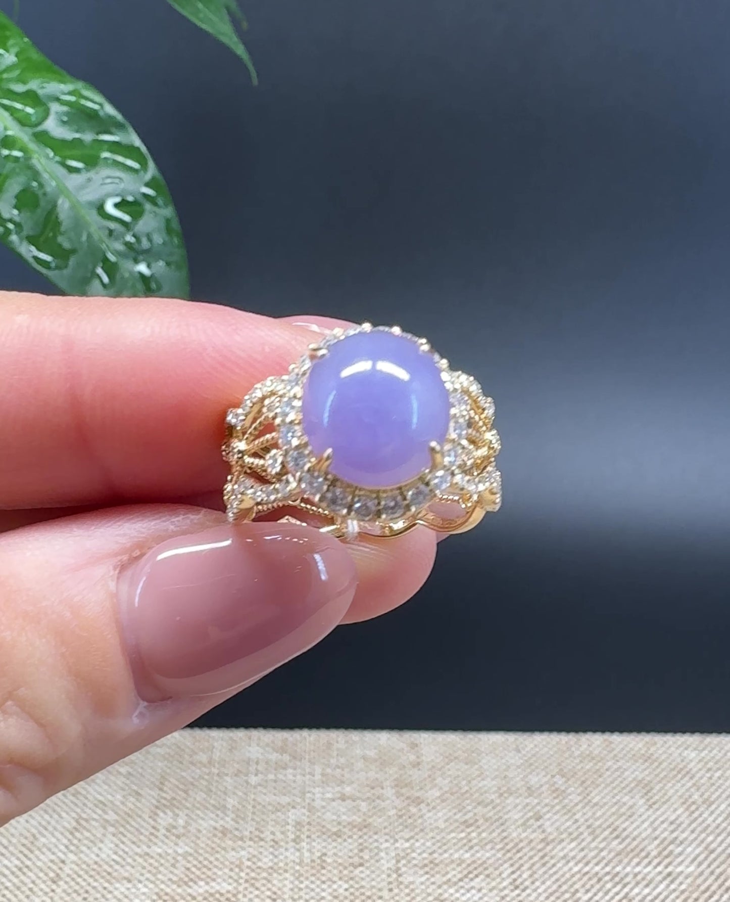 Load and play video in Gallery viewer, RealJade® &amp;quot;Signature Signet&amp;quot; 18K Yellow Gold  Lavender Jadeite Jade Classic Ring
