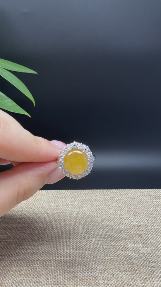 Load and play video in Gallery viewer, RealJade® &amp;quot;Signature Signet&amp;quot; 18K White Gold Honey Yellow Jadeite Jade Classic Ring
