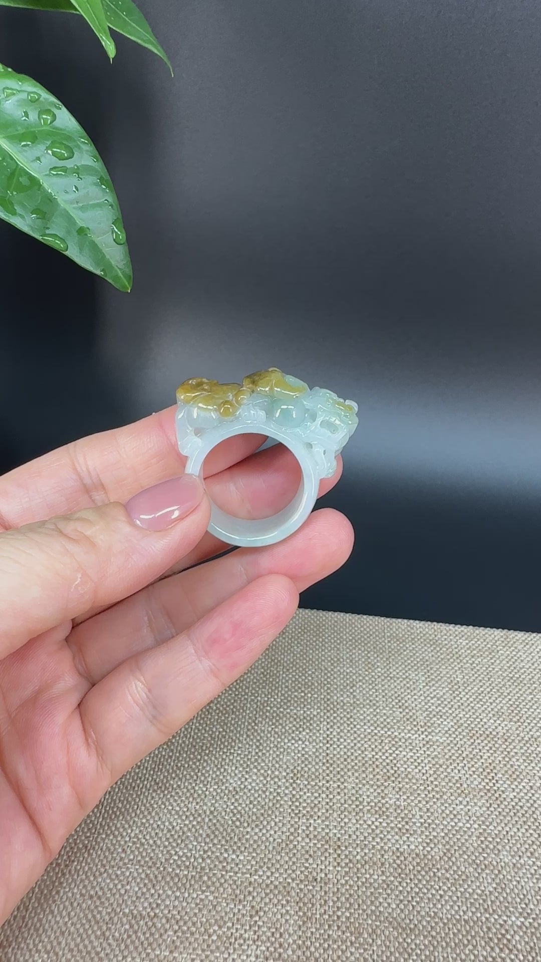 Load and play video in Gallery viewer, Burmese Yellow Jadeite Jade Men&amp;#39;s Band Ring
