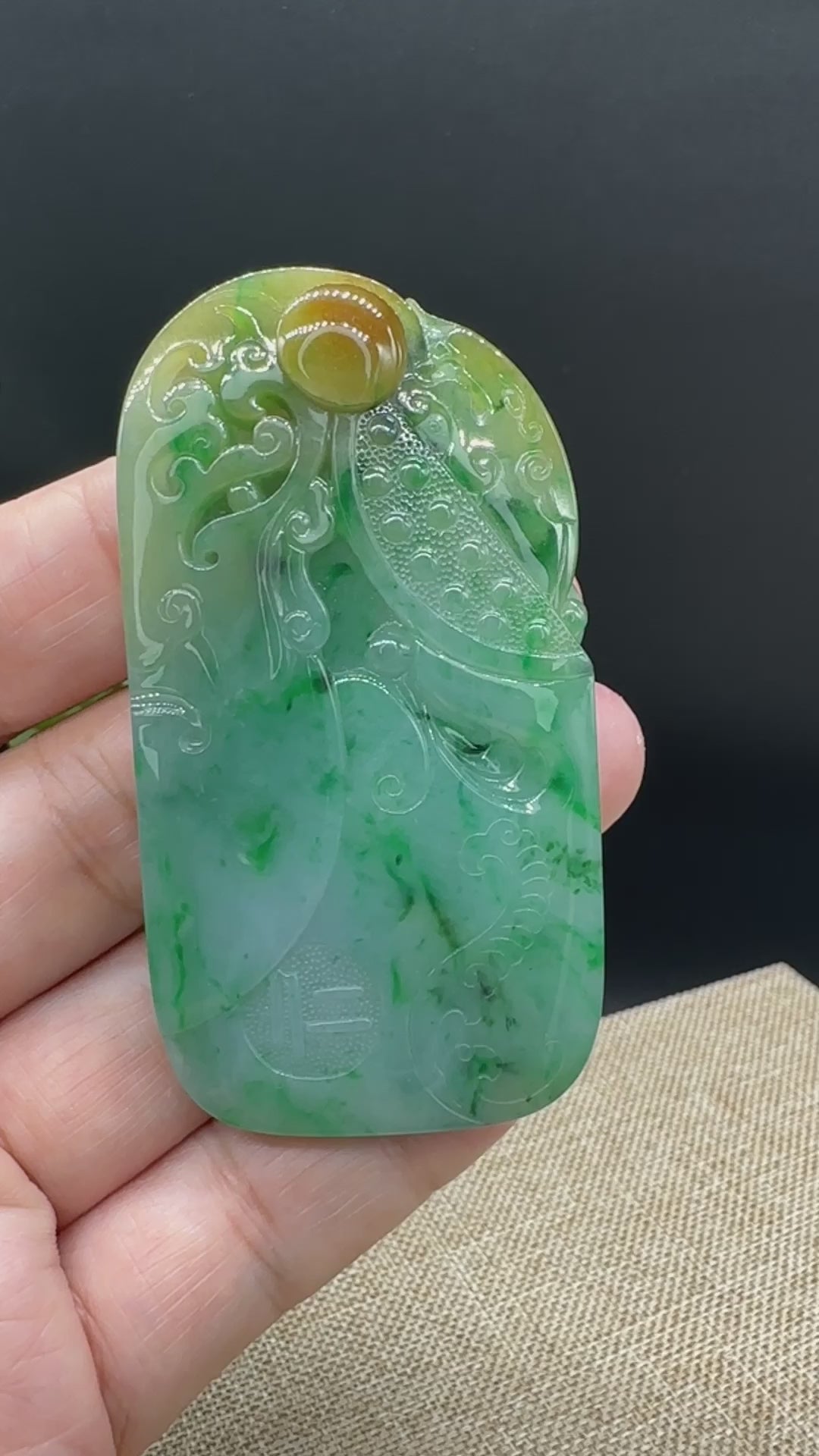 Load and play video in Gallery viewer, RealJade® High-End Jadeite Jade Dragon Pendant Necklace ( Collectibles )
