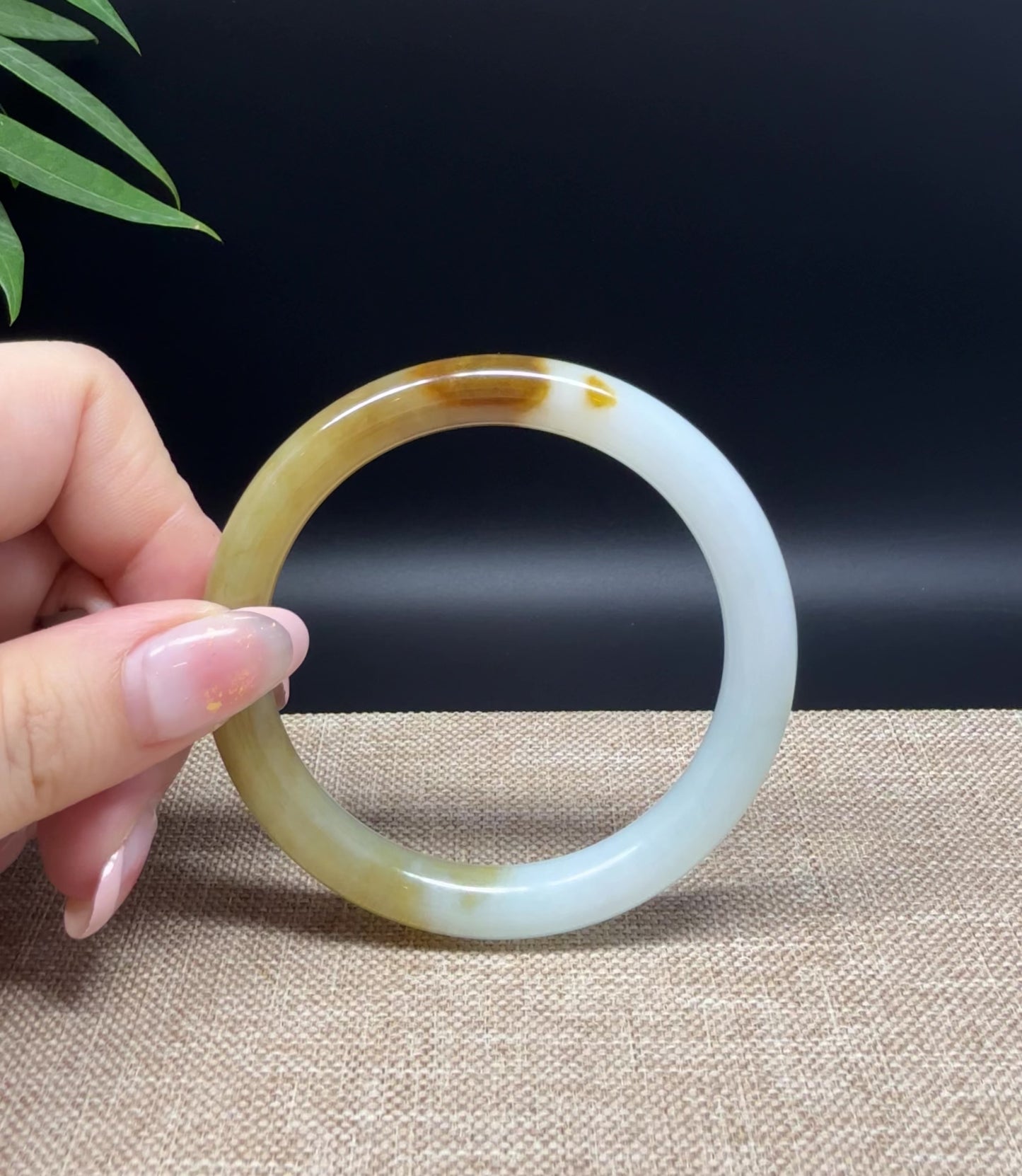 Load and play video in Gallery viewer, Genuine Burmese Yellow Green Jade Jadeite Bangle Bracelet ( 55.4mm )
