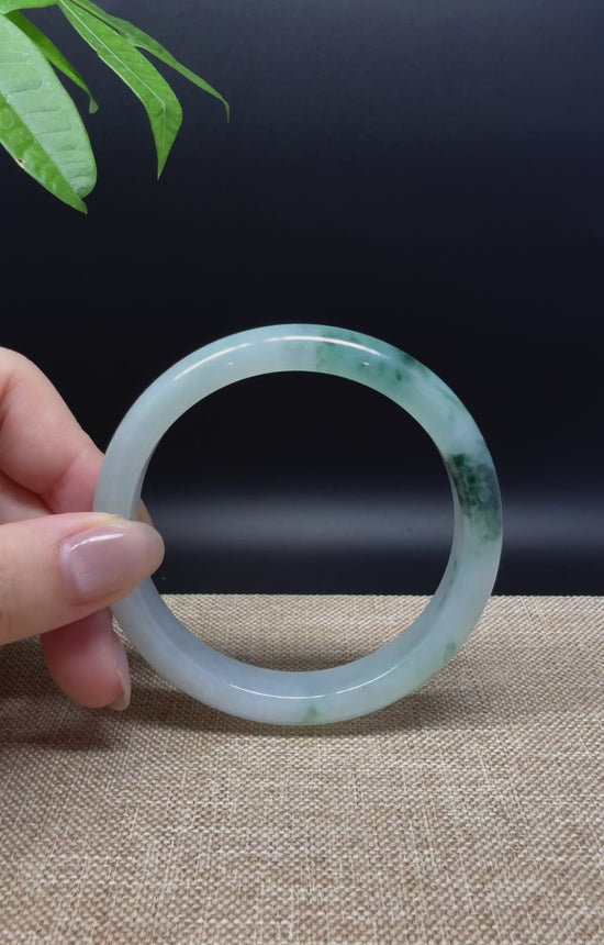 Load and play video in Gallery viewer, Genuine Burmese Icy Green Jade Jadeite Bangle Bracelet ( 60.5mm )
