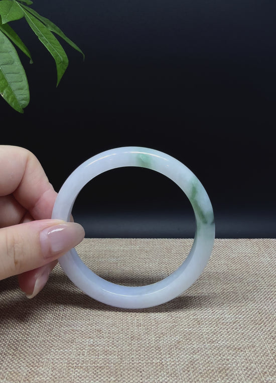 Load and play video in Gallery viewer, Genuine Burmese White Green Jade Jadeite Bangle Bracelet ( 56.7mm )
