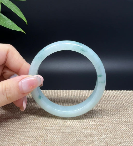 Load and play video in Gallery viewer, Genuine Burmese Blue Green Jade Jadeite Bangle Bracelet ( 55.6mm )
