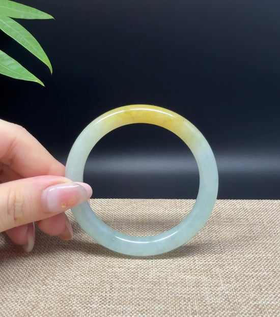 Load and play video in Gallery viewer, Genuine Burmese Yellow Green Jade Jadeite Bangle Bracelet ( 53.2mm )
