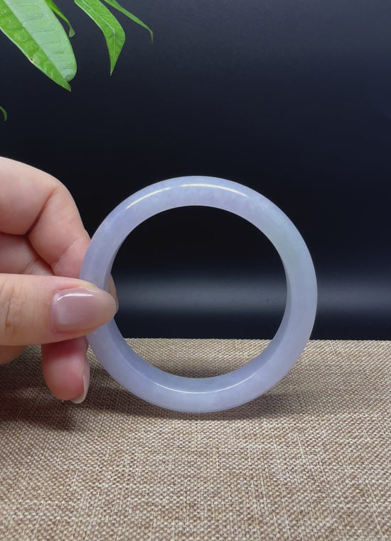 Load and play video in Gallery viewer, Genuine Burmese Lavender Jade Jadeite Bangle Bracelet ( 55.4mm )
