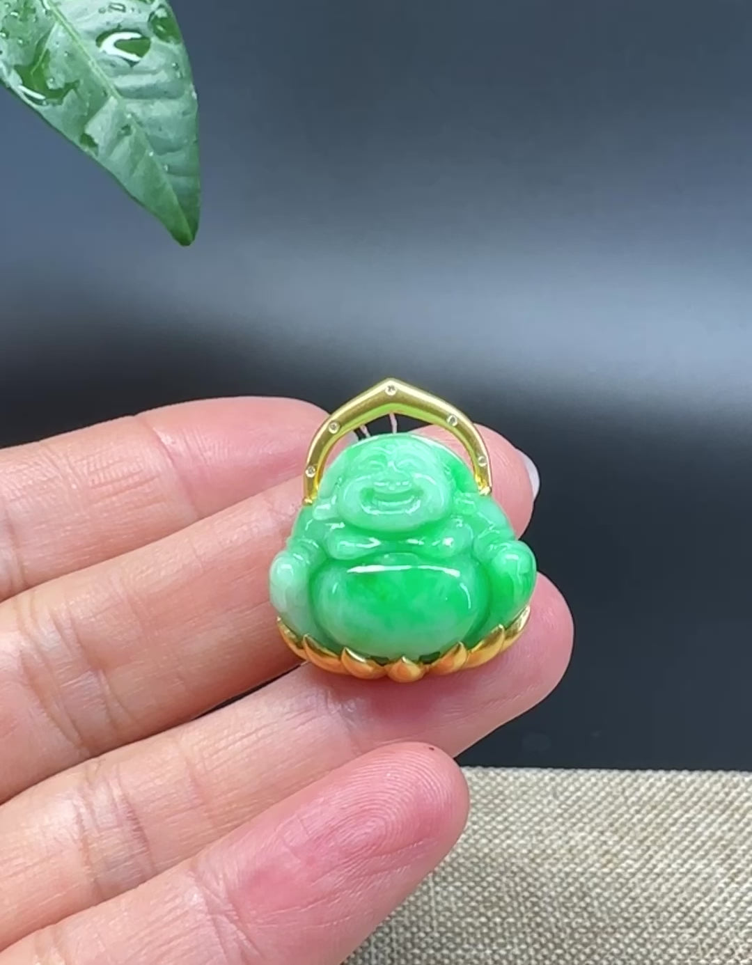 Load and play video in Gallery viewer, 18K Yellow Gold Burmese Green Jadeite Jade Happy Buddha Pendant
