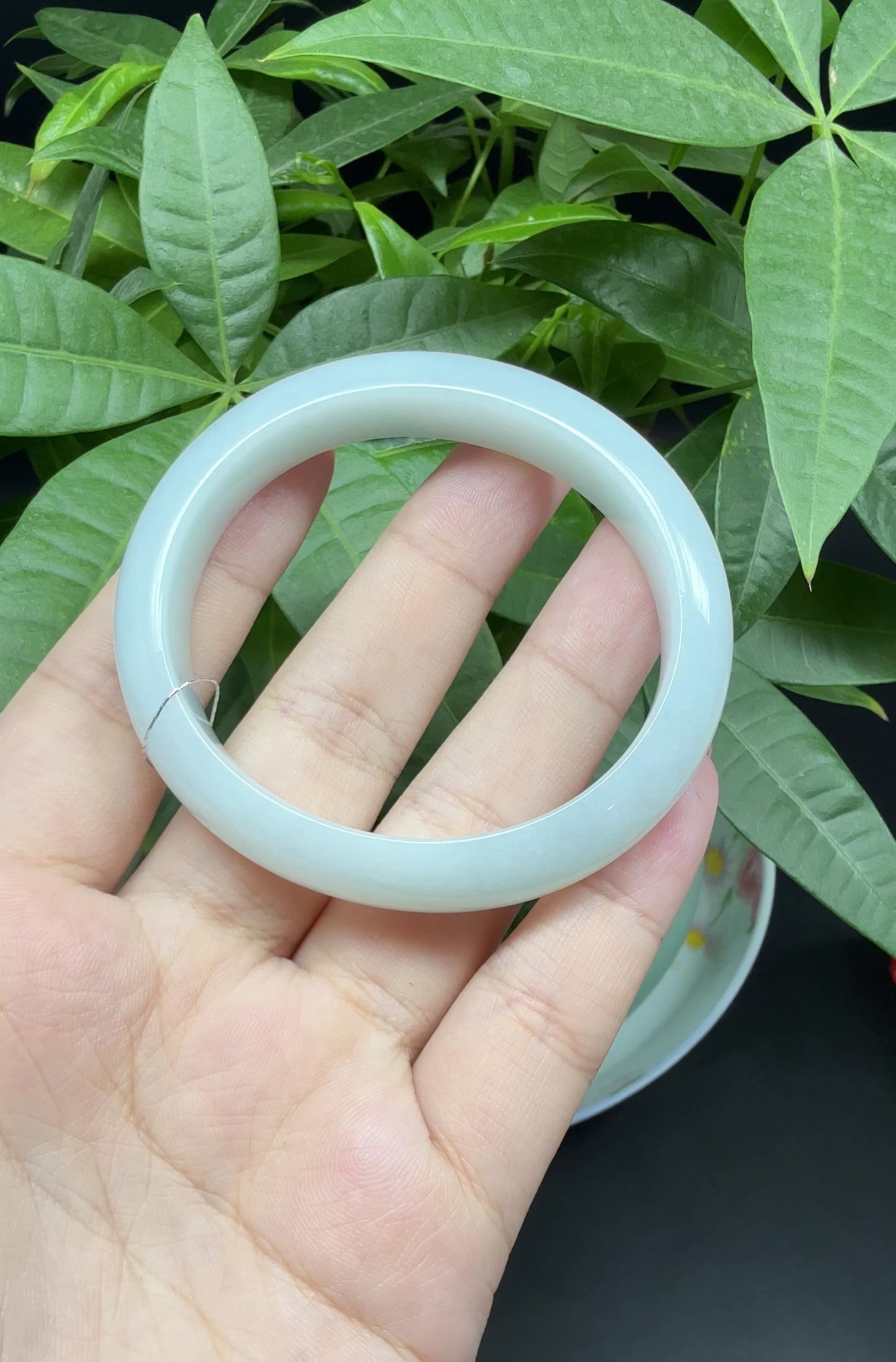 Load and play video in Gallery viewer, Genuine Burmese Green Jade Jadeite Bangle Bracelet ( 53.4*48.1mm )
