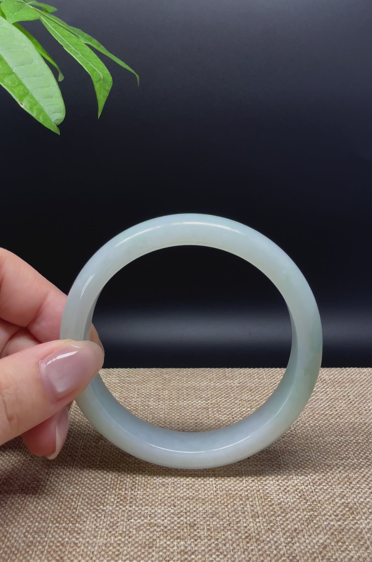 Load and play video in Gallery viewer, Genuine Burmese White Green Jade Jadeite Bangle Bracelet ( 59.3mm )
