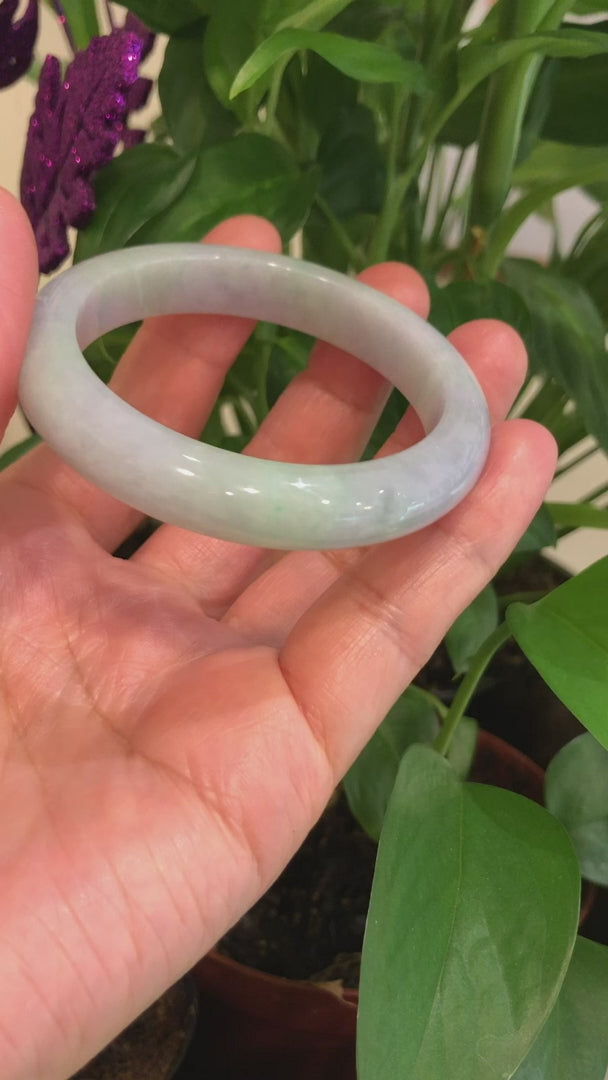 Amazon.com: Crystal Vibe 8mm Stretchable Beaded Jade Bracelet for Women Men  - Natural Crystal Green Jade Bead Bracelet - Bring Good Luck Wealth  Prosperity : Handmade Products