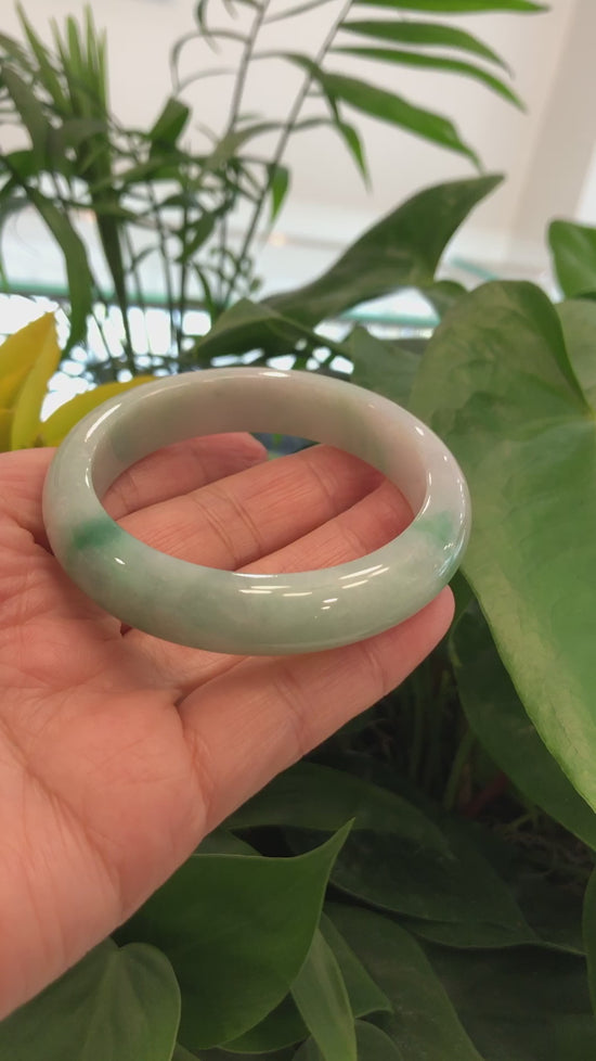 Load and play video in Gallery viewer, RealJade® &amp;quot;Classic Bangle&amp;quot; Genuine Burmese High Quality Jadeite Jade Bangle Bracelet (58.52mm) #532
